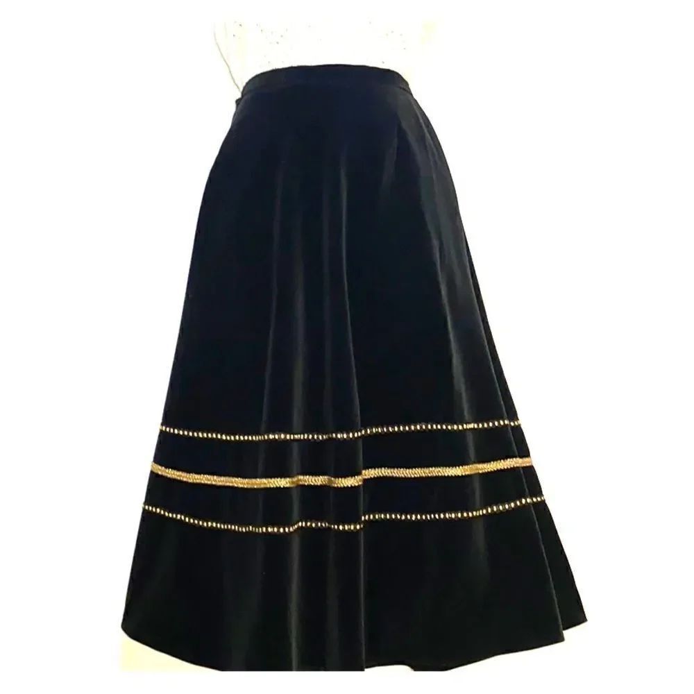 Beautiful Vintage VELVET SKIRT with Gold Trim size 2